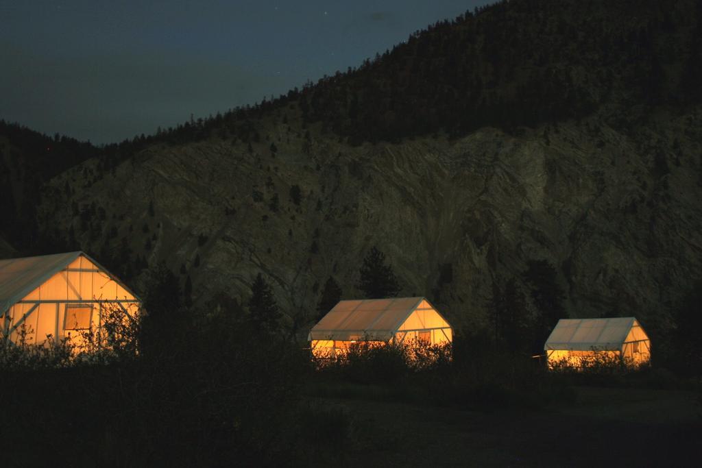 Lytton Kumsheen Rafting Resort מראה חיצוני תמונה