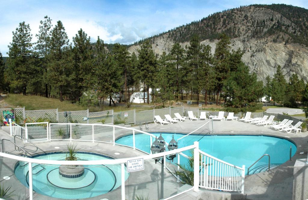 Lytton Kumsheen Rafting Resort מראה חיצוני תמונה